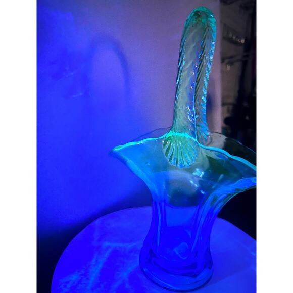 Tiffin-Franciscan 310-1-2 Blue Depression Glass Wedding Basket 9" UV Reactive - Picture 5 of 7